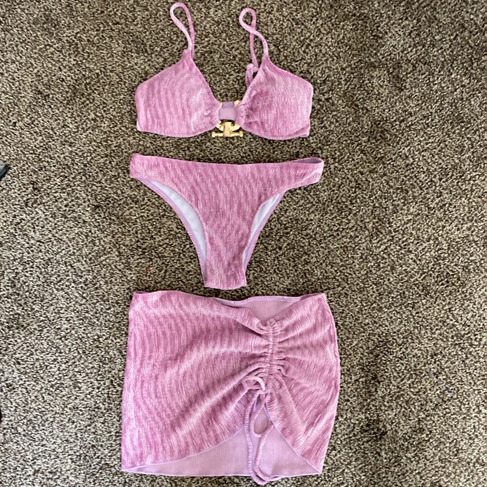 NWT 3 pc swimming suit. Sz Lg